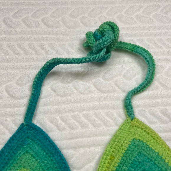 ❄️ Handmade Womans Crochet Bikini Top - Picture 4 of 10